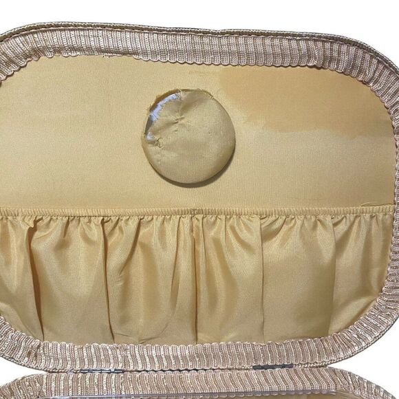 Vintage Sewing Basket With Lid & Handle Woven Straw & Fabric Retro Pattern Inclu - Picture 7 of 8